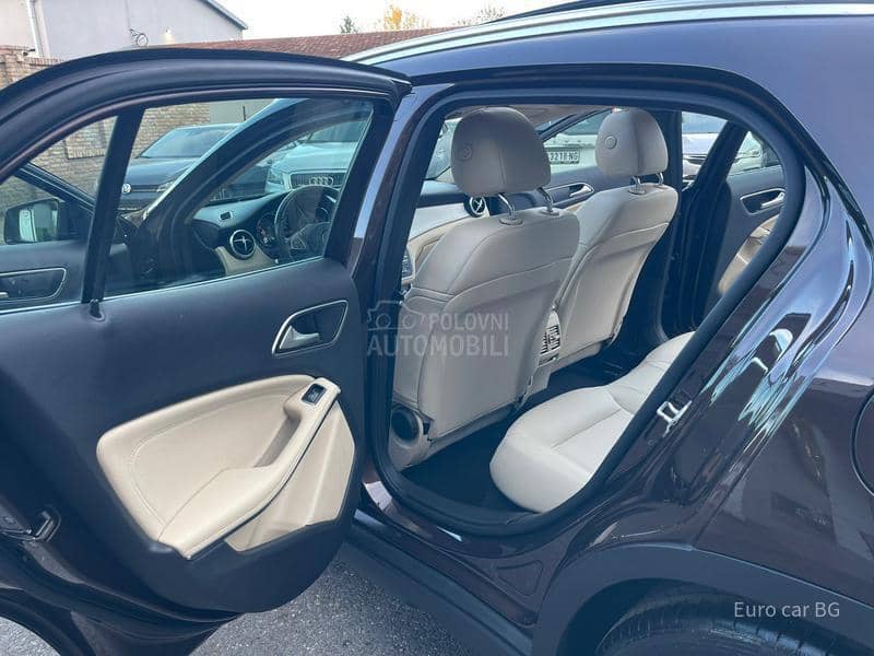 Mercedes Benz GLA 180 P A N O. L E D Mercedes Benz GLA 180 P A N O. L E D
