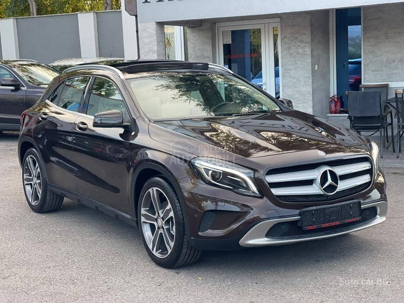 Mercedes Benz GLA 180 P A N O. L E D Mercedes Benz GLA 180 P A N O. L E D