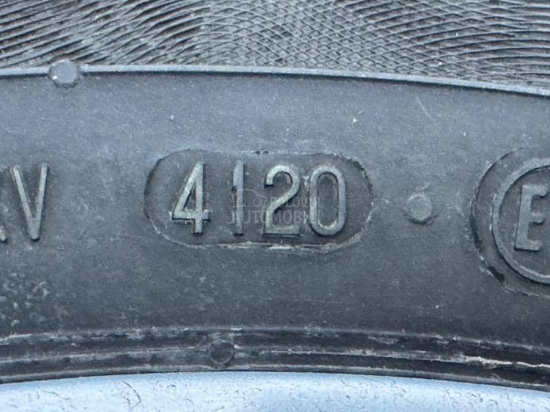 Continental 215/60 R16 Zimska