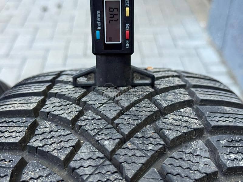 Bridgestone 215/60 R16 Zimska