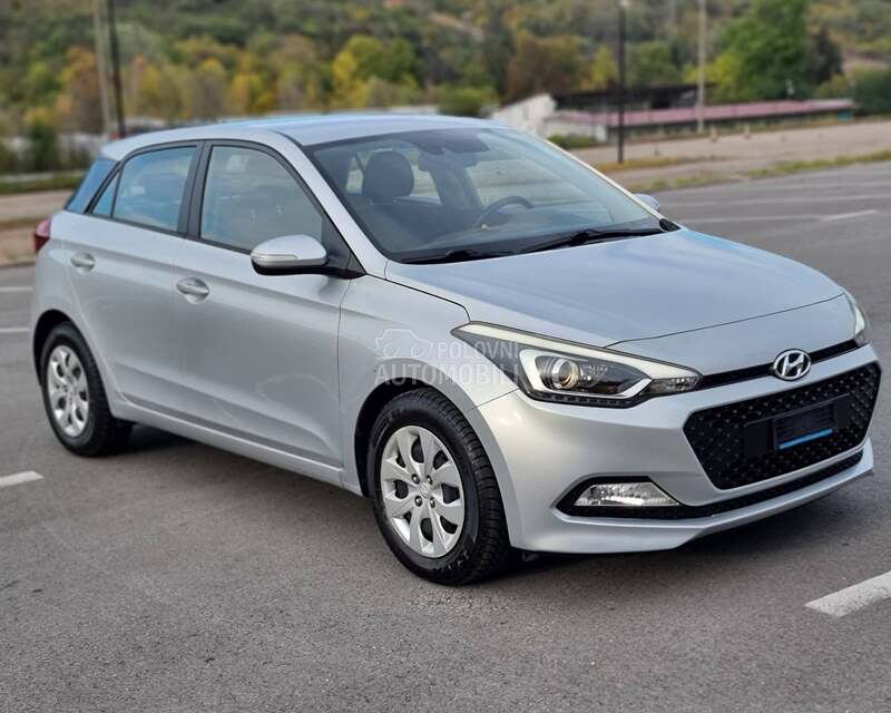 Hyundai i20 1.2b Amplia Led Ch
