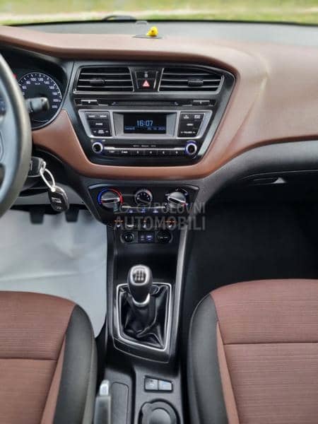 Hyundai i20 1.2b Amplia Led Ch