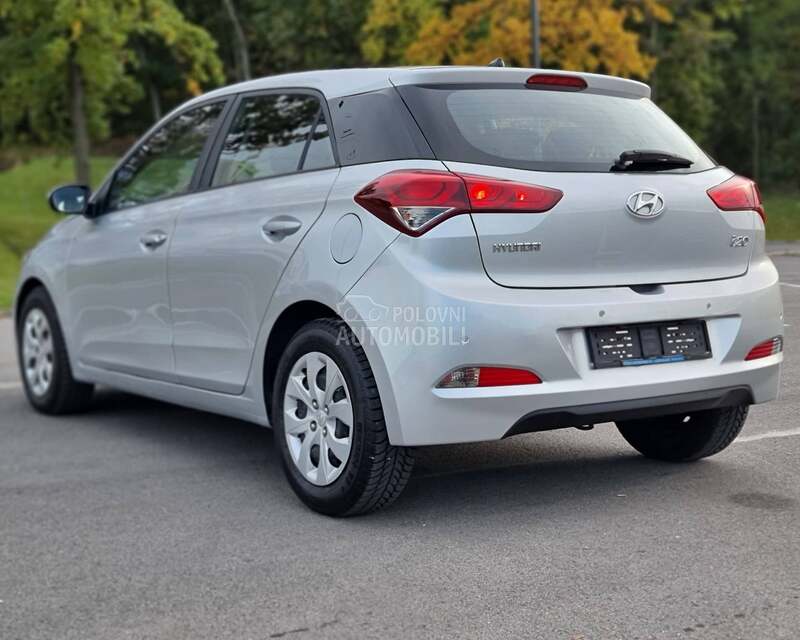 Hyundai i20 1.2b Amplia Led Ch