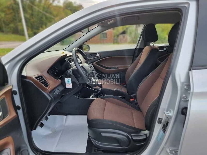 Hyundai i20 1.2b Amplia Led Ch