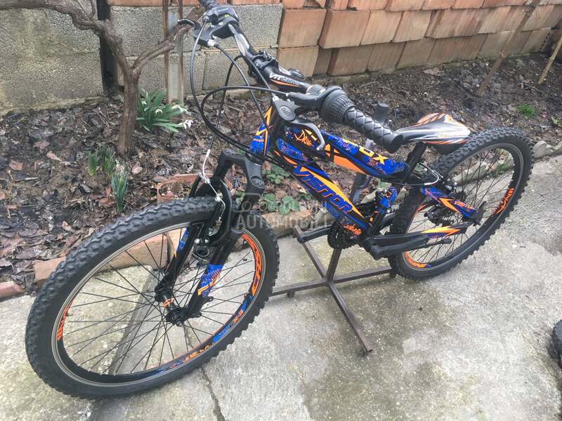 Visitor Fox 240 Crno Plavo Oranz