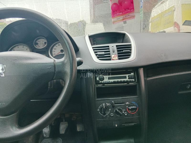 Peugeot 207 1.4 8v 54 k.w
