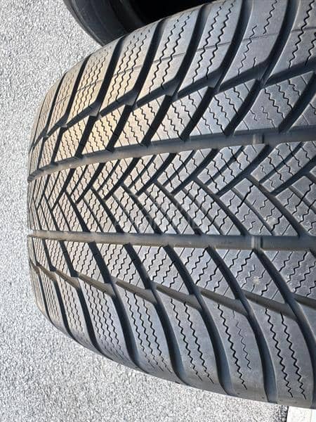 Bridgestone 255/50 R18 Zimska