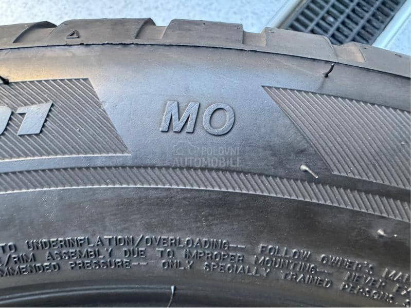 Bridgestone 255/50 R18 Zimska