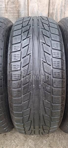 Nankang 235/65 R17 Zimska