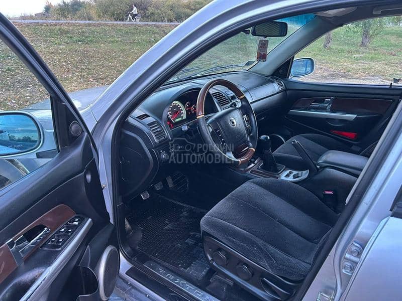 SsangYong Rexton 2.7