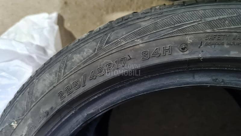 Falken 245/45 R17 Zimska