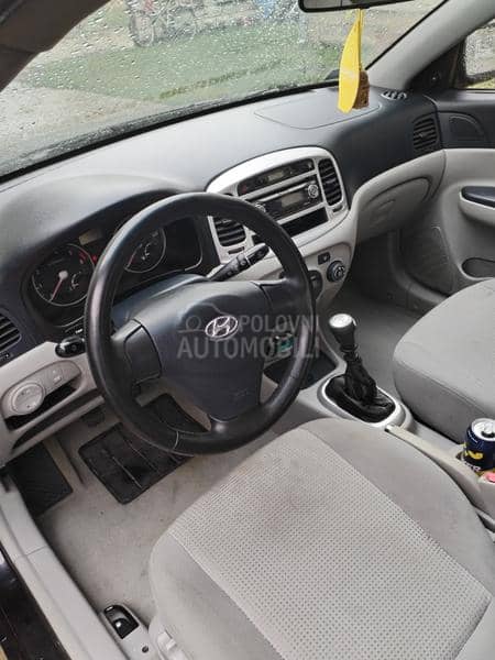 Hyundai Accent 