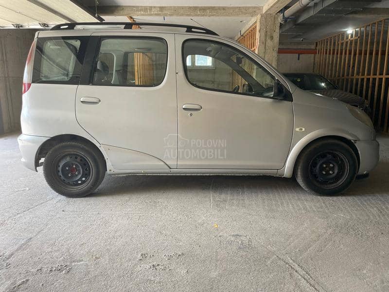 Toyota Yaris Verso 