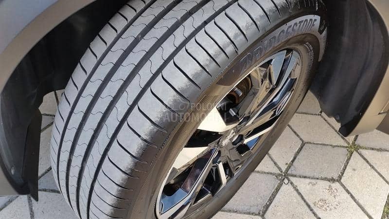 Peugeot 2008 RESTY/AUT/ALLURE/T0P