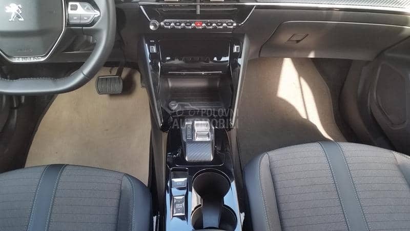 Peugeot 2008 RESTY/AUT/ALLURE/T0P