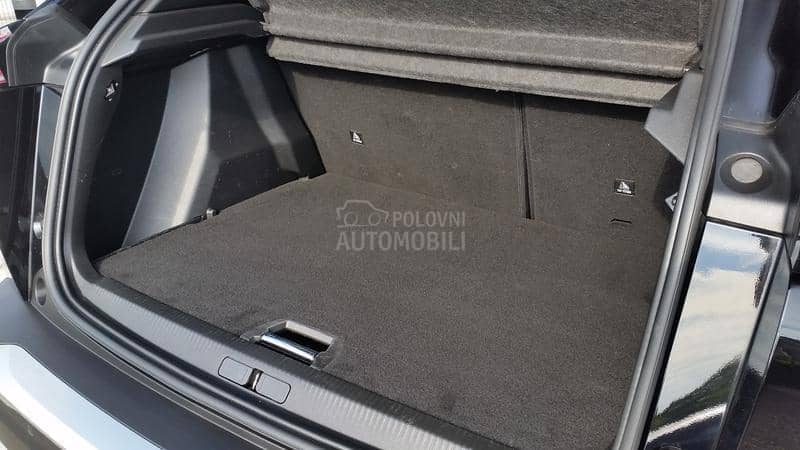 Peugeot 2008 RESTY/AUT/ALLURE/T0P