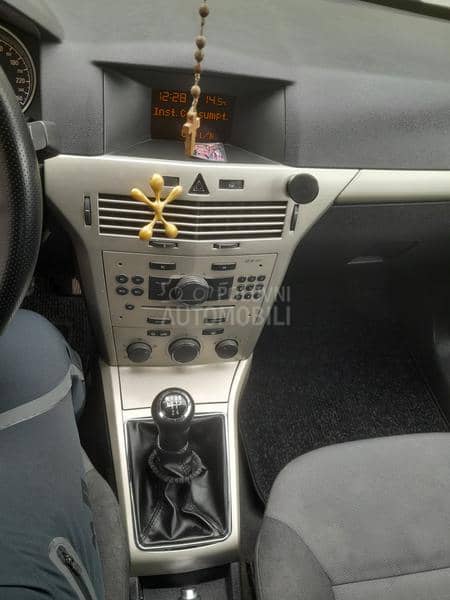 Opel Astra H 