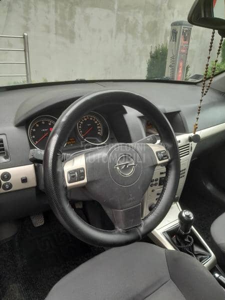 Opel Astra H 