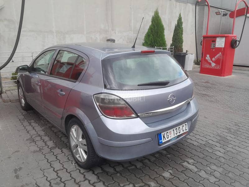 Opel Astra H 