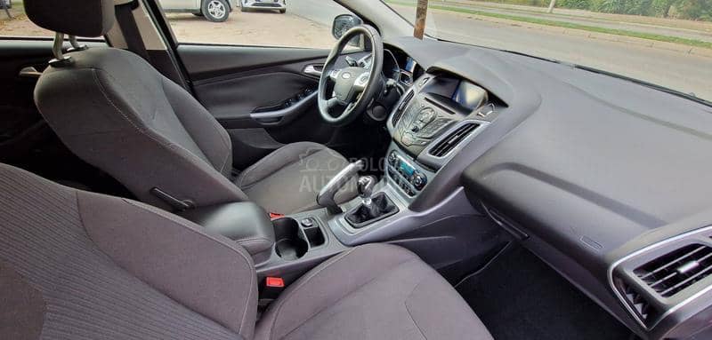 Ford Focus TITANIUM PLUS