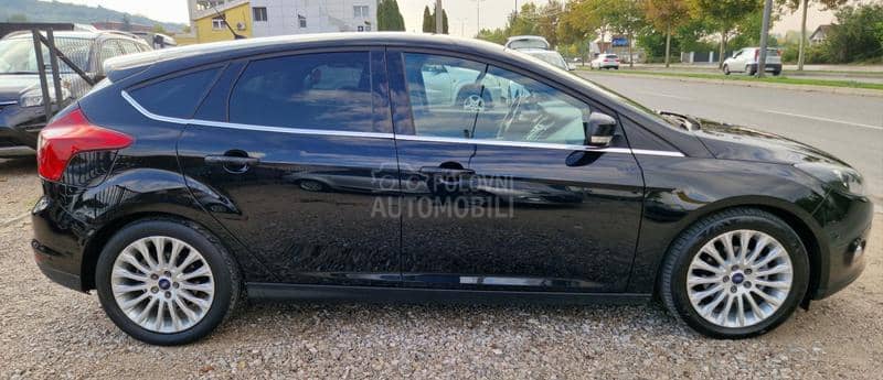 Ford Focus TITANIUM PLUS