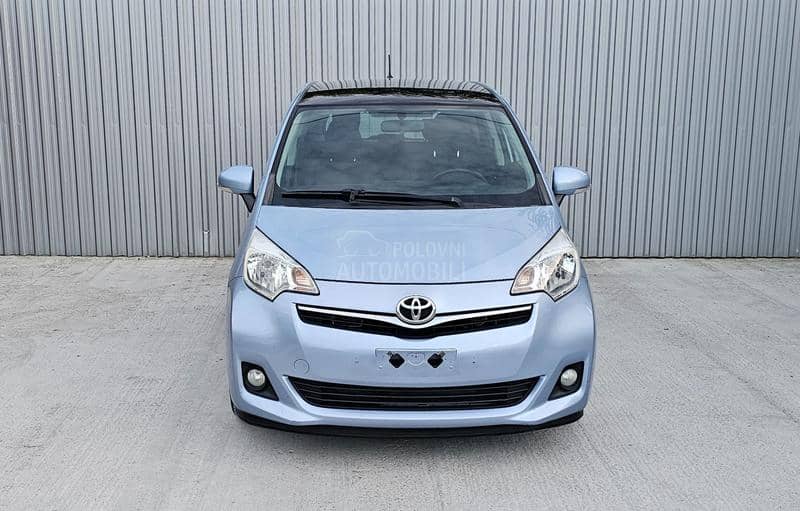 Toyota Verso-S 1.33 VVT-i PAN0RAMA Toyota Verso-S 1.33 VVT-i PAN0RAMA