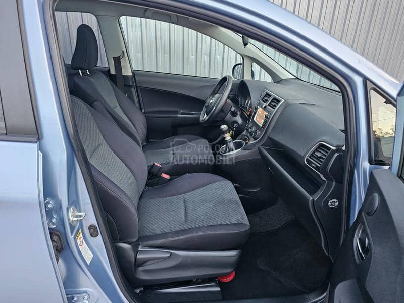 Toyota Verso-S 1.33 VVT-i PAN0RAMA Toyota Verso-S 1.33 VVT-i PAN0RAMA