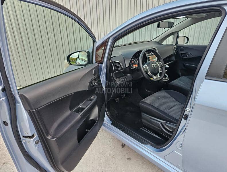 Toyota Verso-S 1.33 VVT-i PAN0RAMA Toyota Verso-S 1.33 VVT-i PAN0RAMA