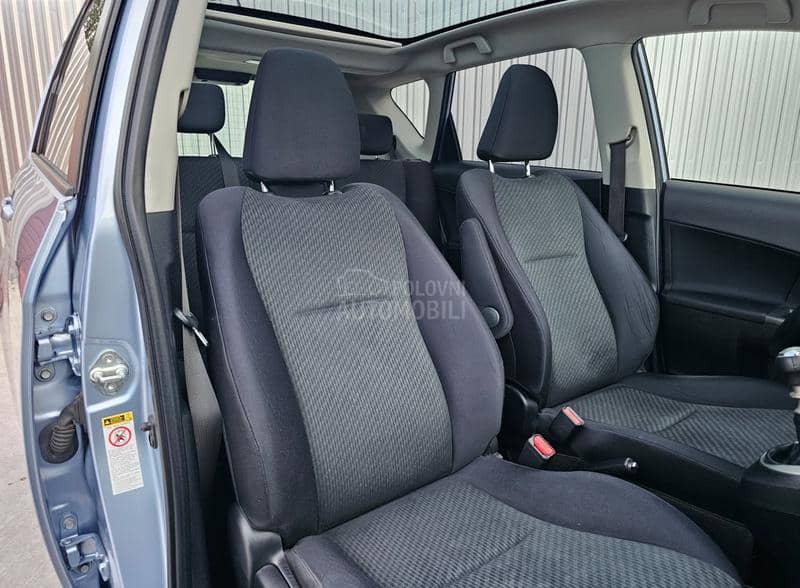Toyota Verso-S 1.33 VVT-i PAN0RAMA Toyota Verso-S 1.33 VVT-i PAN0RAMA