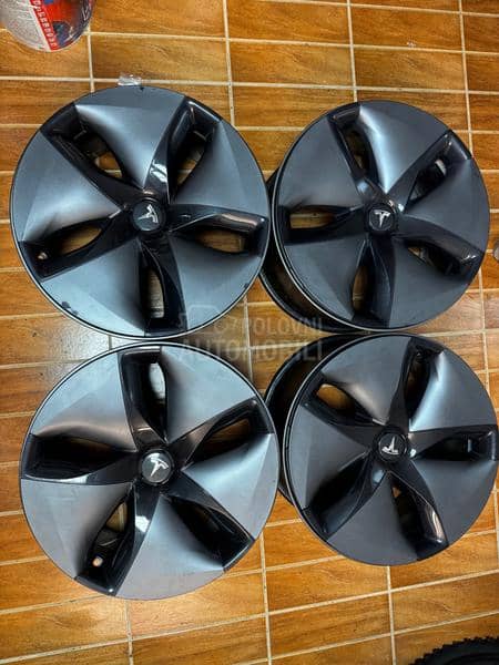 Aluminijumske felne Tesla Model 3 18" 5 x 114.3