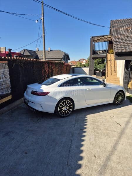 Mercedes Benz E 220 Coupe