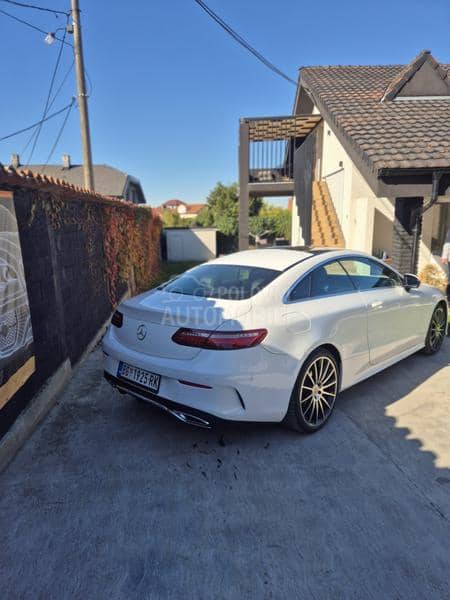 Mercedes Benz E 220 Coupe