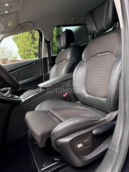 Renault Scenic 1.2TCe Bose/CH/fuII Renault Scenic 1.2TCe Bose/CH/fuII
