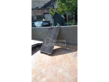 hladnjak i hladnjak klime za Fiat Punto od 2002. do 2003. god. hladnjak i hladnjak klime za Fiat Punto od 2002. do 2003. god.