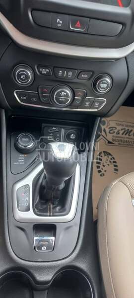 Jeep Cherokee 2.2 limited