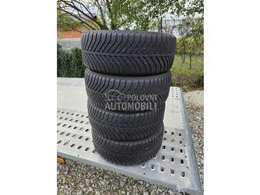 Goodyear 215/55 R16 Zimska