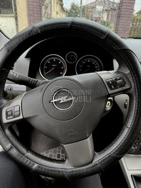 Opel Astra H 