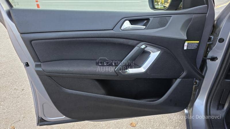 Peugeot 308 1.2  Allur/Nav/99000