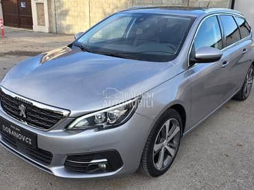 Peugeot 308 1.2  Allur/Nav/99000