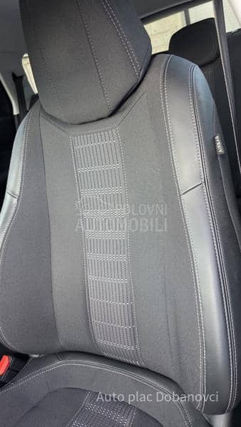 Peugeot 308 1.2  Allur/Nav/99000