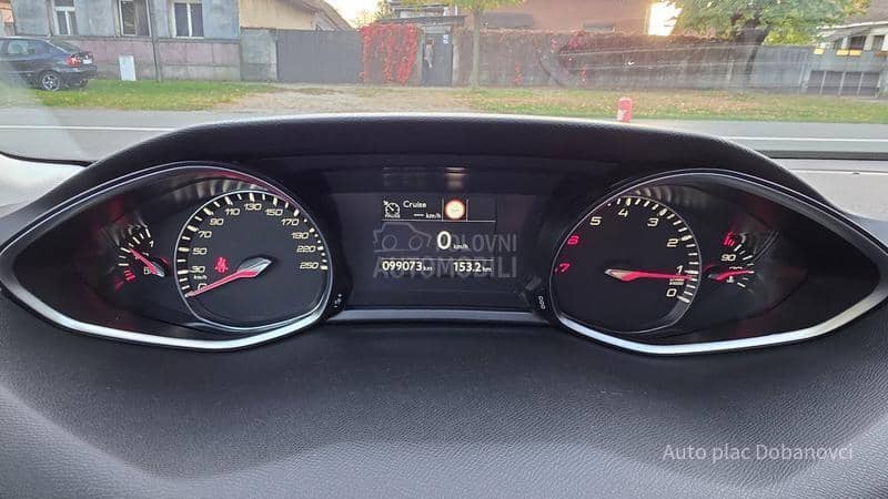 Peugeot 308 1.2  Allur/Nav/99000