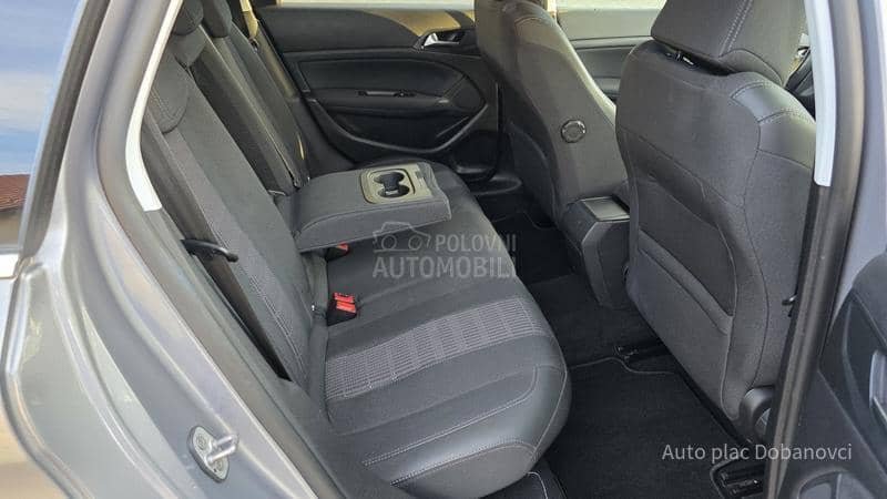 Peugeot 308 1.2  Allur/Nav/99000