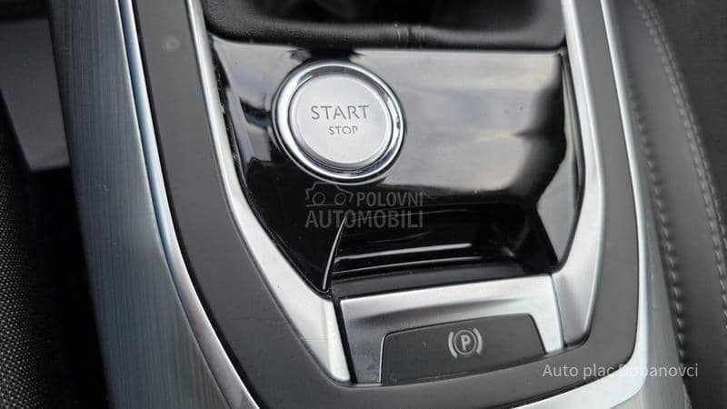 Peugeot 308 1.2  Allur/Nav/99000