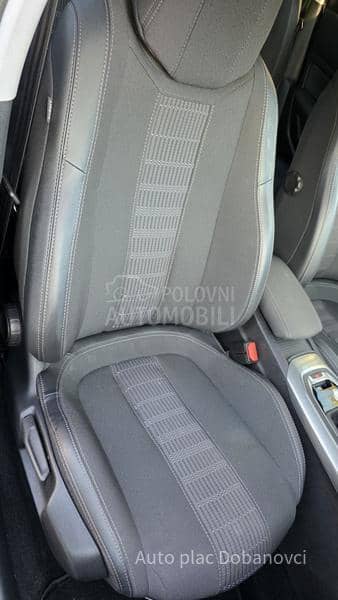 Peugeot 308 1.2  Allur/Nav/99000