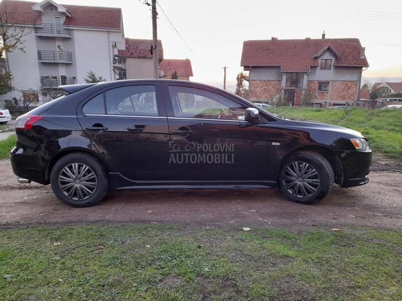 Mitsubishi Lancer 