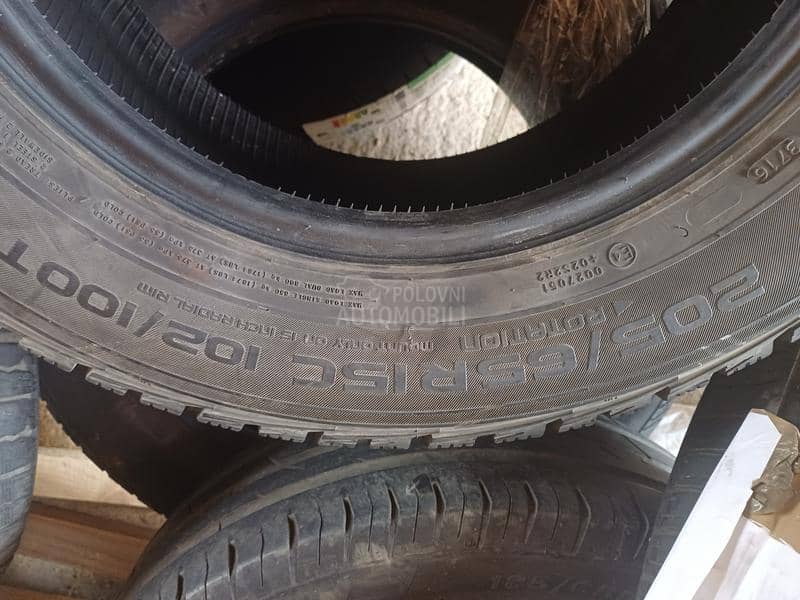 Nokian 205/65 R15 Zimska