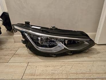 Desni far za Volkswagen Golf 8 od 2020. do 2024. god.