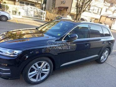 Audi Q7 S line