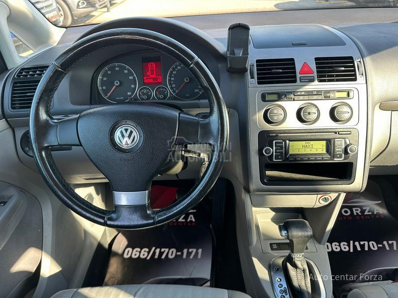 Volkswagen Touran A U T / M E T A N