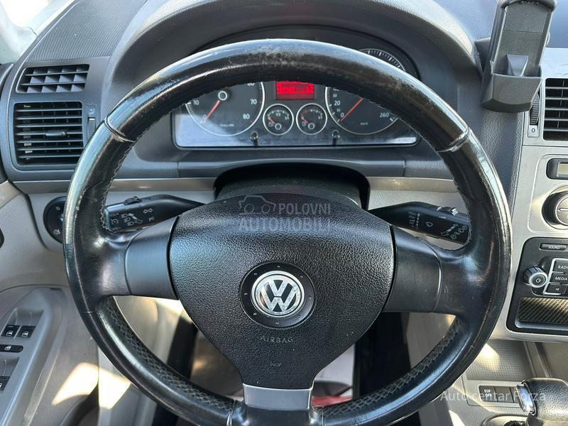 Volkswagen Touran A U T / M E T A N